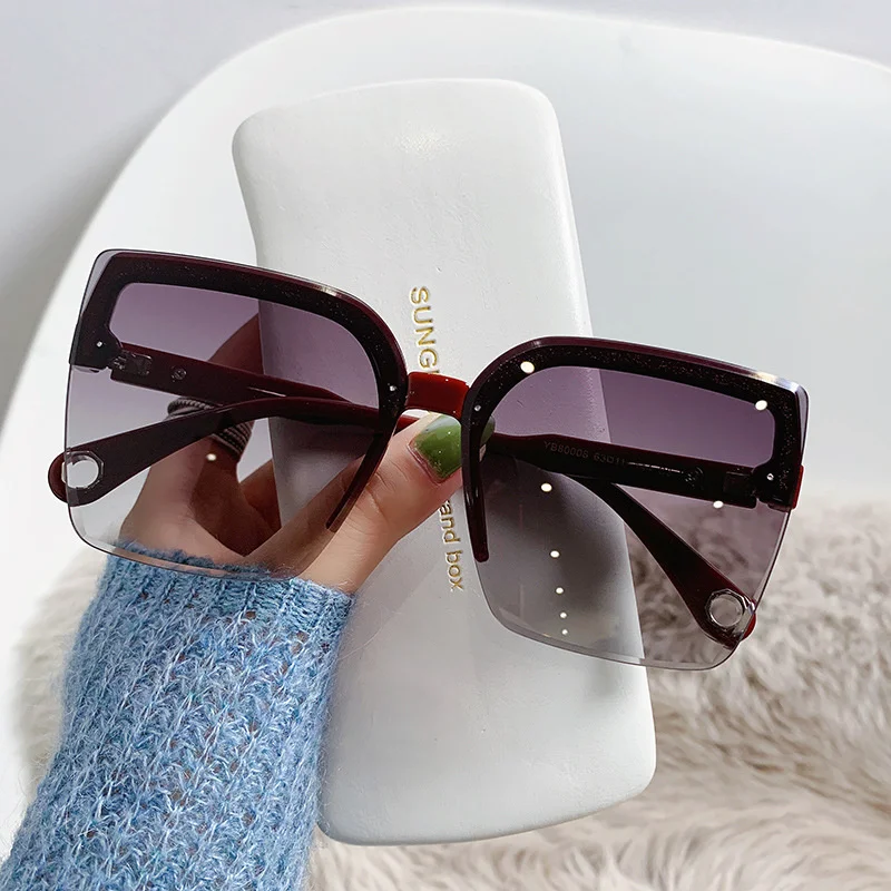 Duże okulary przeciwsłoneczne  – Vintage Fashion Enthusiasts recenzja i cena
